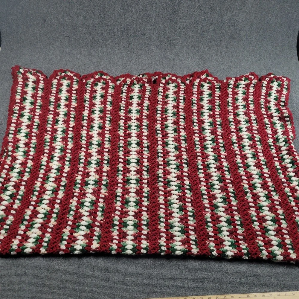 Hand‎ Crocheted Christmas Afghan Blanket Red Green White Scalloped Edge 72x48